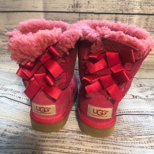 Uggs Pink Bow Tie Size 8